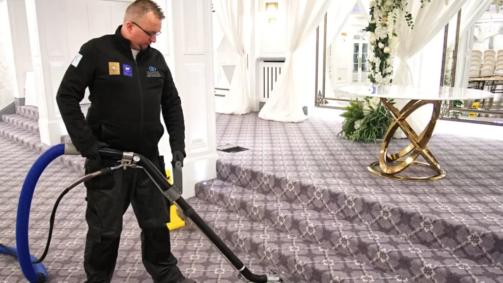 Understanding Carpet Fibers: Choosing the Right Cleaning Method with Professional Help